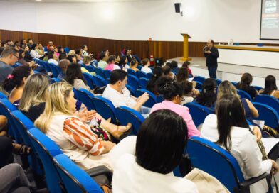 Faceli e Educação promovem formação continuada para diretores das escolas municipais