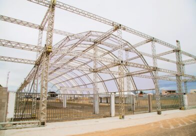 Expolinhares 2025: Parque de Exposições recebe estrutura para festa e rodeio que vão comemorar os 225 anos da cidade