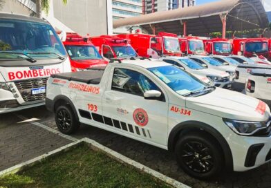 Governo do Estado entrega viaturas e equipamentos para Corpo de Bombeiros e Polícia Científica