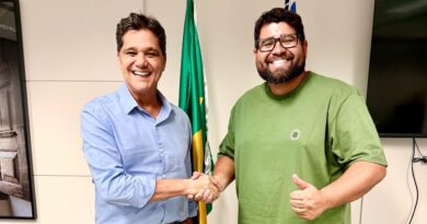 O aperto de mão entre o Palácio e Linhares