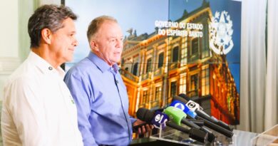 Governador Casagrande anuncia que deixará o cargo para disputar eleições; Ricardo Ferraço assume o Governo em abril