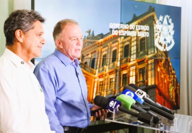 Governador Casagrande anuncia que deixará o cargo para disputar eleições; Ricardo Ferraço assume o Governo em abril