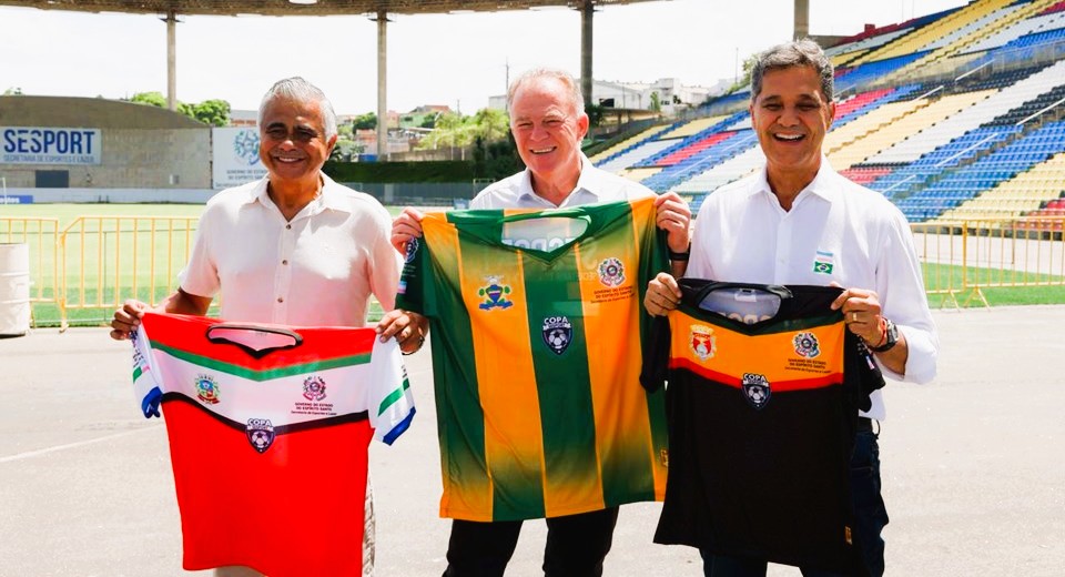 Governo do Estado realiza cerimônia de entrega de uniformes da Copa Sesport