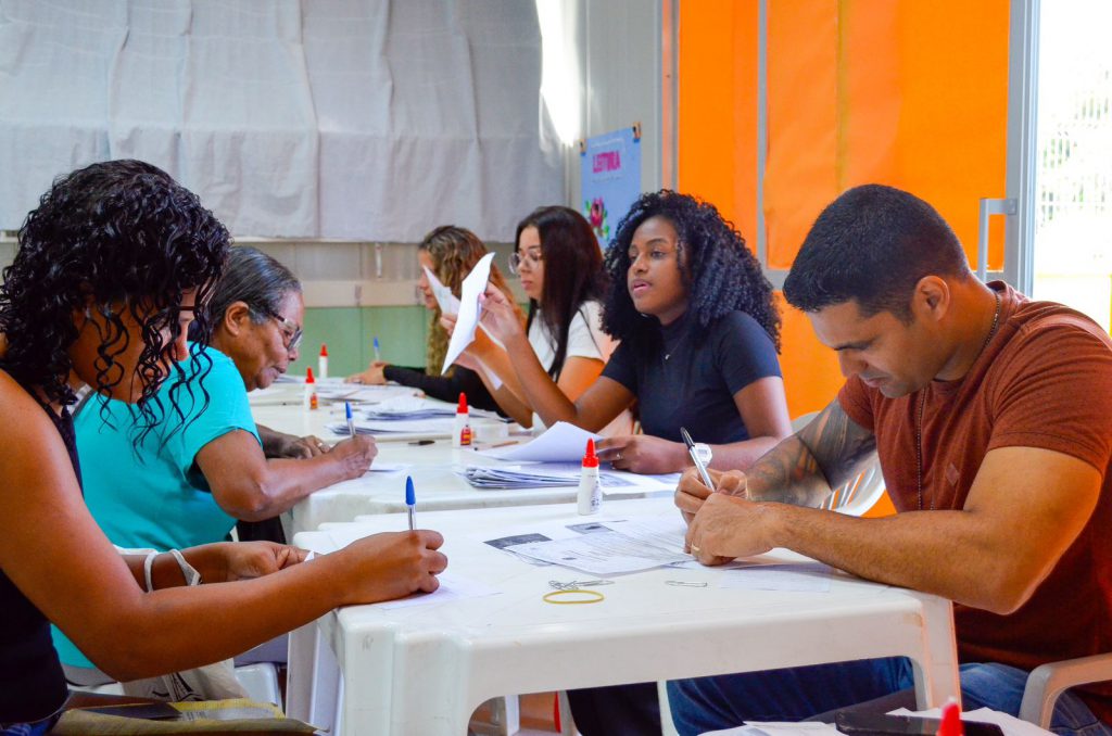 Câmara de Linhares participa e fortalece Ação Social no bairro Gaivotas com diversos serviços gratuitos Câmara de Linhares participa e fortalece Ação Social no bairro Gaivotas com diversos serviços gratuitos