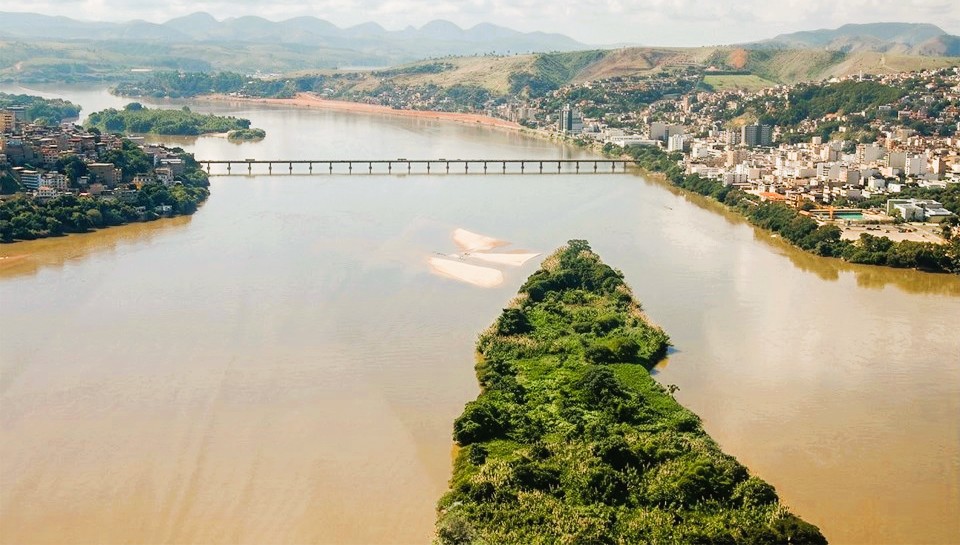 Espírito Santo lança plano inédito de recuperação da vegetação nativa e amplia ações de reparação ambiental no Rio Doce Espírito Santo lança plano inédito de recuperação da vegetação nativa e amplia ações de reparação ambiental no Rio Doce